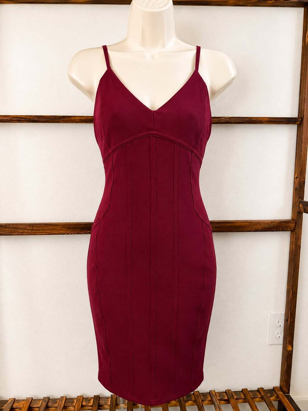 Iris Burgundy Bodycon Midi Dress with Seam Structure Size M